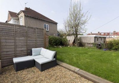 14-Burley-Close-1-400x284